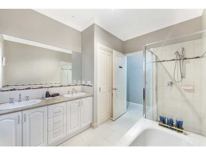 5-6 Freeman Court, Gisborne VIC 3437