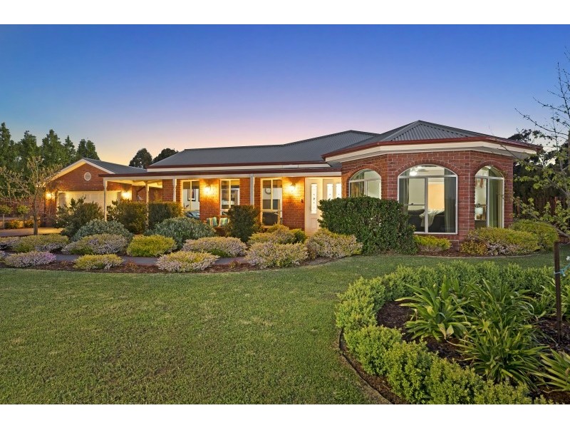 5-6 Freeman Court, Gisborne VIC 3437