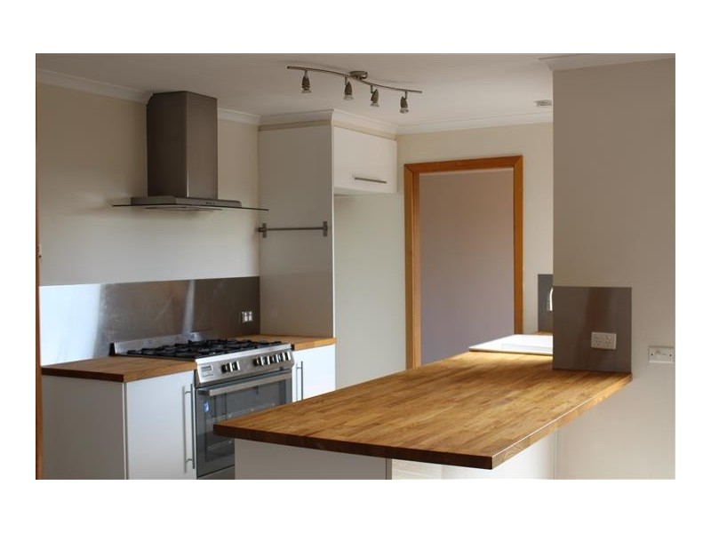 6 Baradine Court, Sunbury VIC 3429