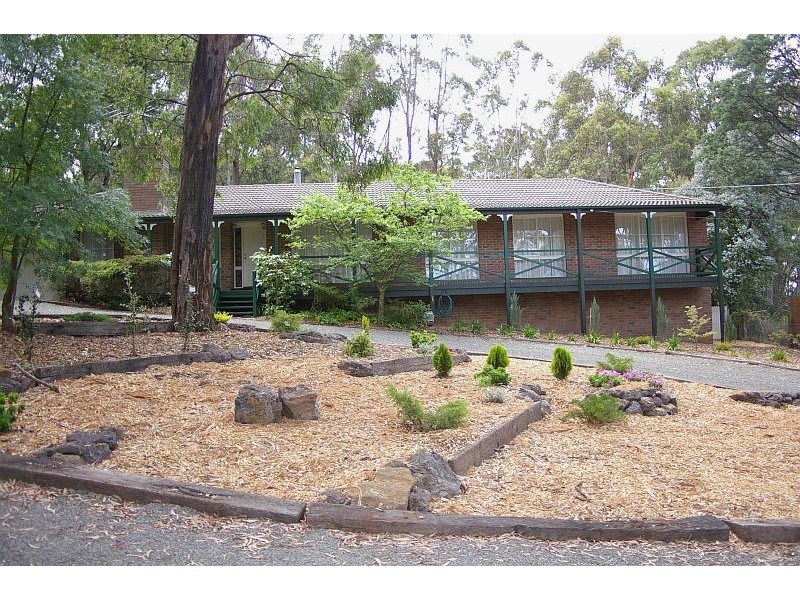 28 Mabel Crescent, Mount Macedon VIC 3441