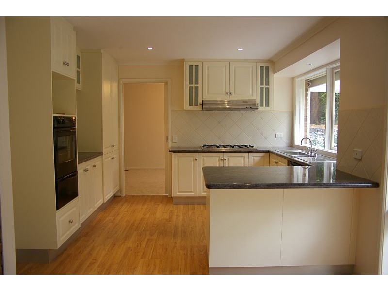 28 Mabel Crescent, Mount Macedon VIC 3441