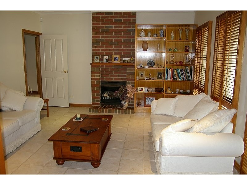 9 Park Street, Lancefield VIC 3435