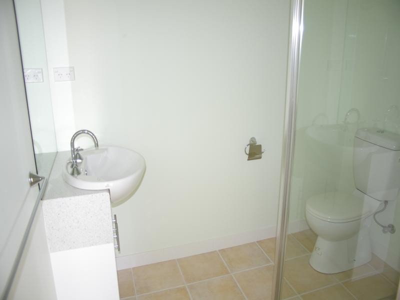 4/8 Howey St, Gisborne VIC 3437