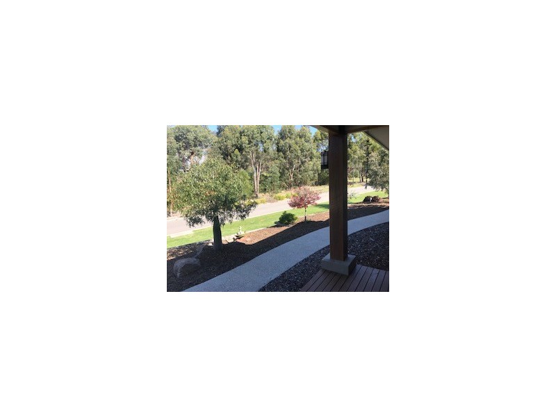 10 Green Gully Close, Gisborne VIC 3437