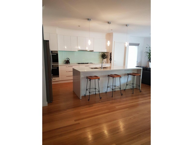 10 Green Gully Close, Gisborne VIC 3437