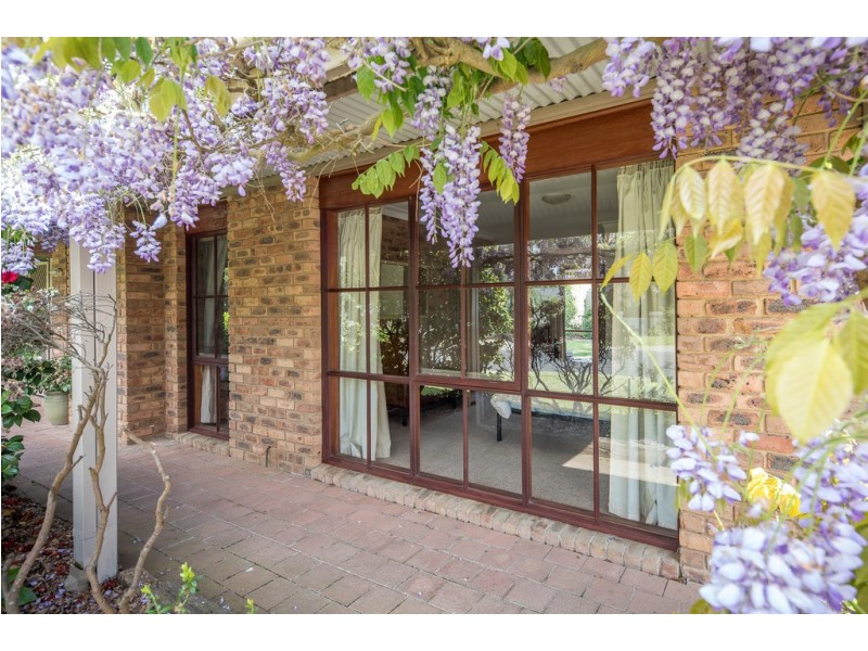 68 Fersfield Road, Gisborne VIC 3437