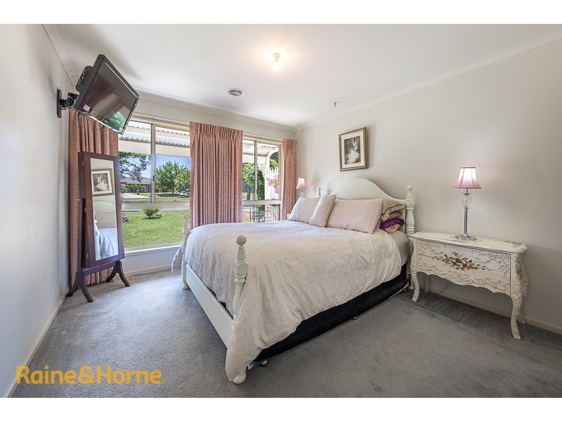 11 Landscape Close, Gisborne VIC 3437