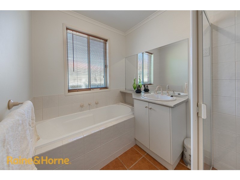 11 Landscape Close, Gisborne VIC 3437
