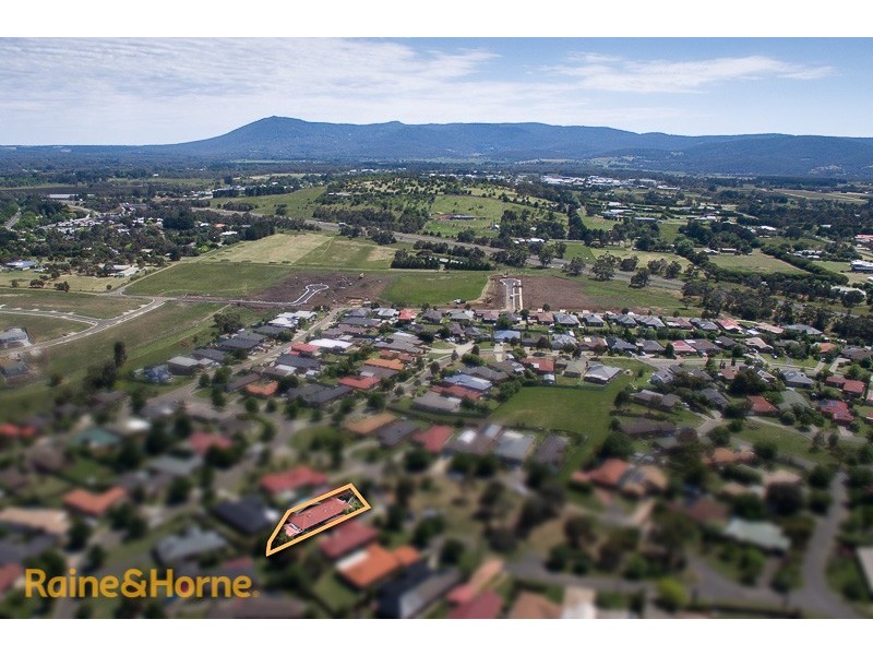 11 Landscape Close, Gisborne VIC 3437