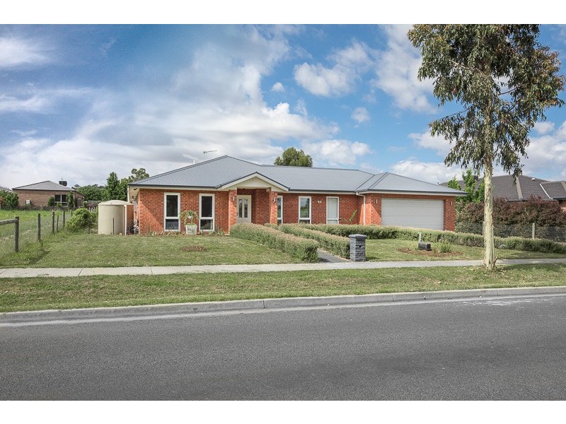 107 Willowbank Road, Gisborne VIC 3437