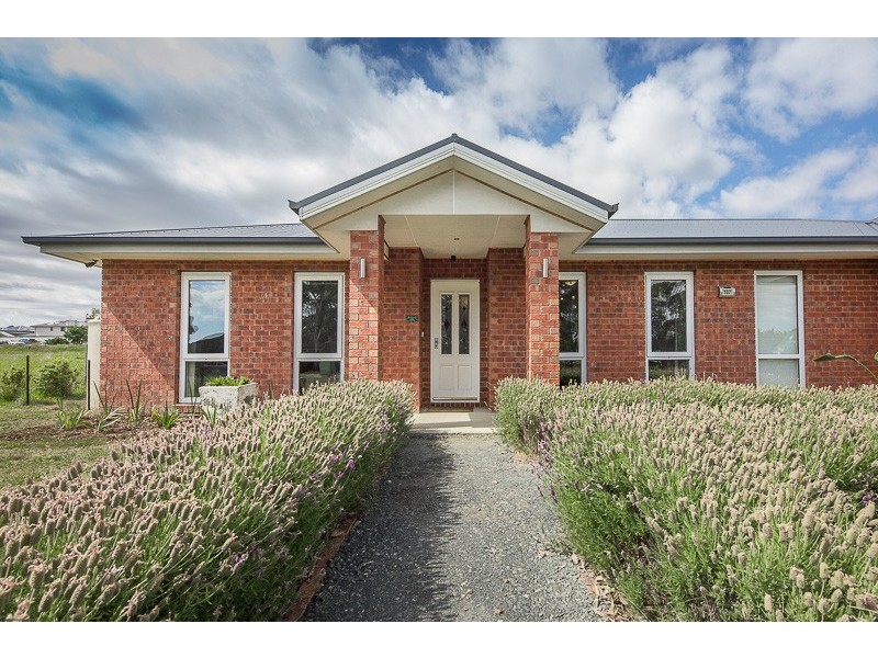 107 Willowbank Road, Gisborne VIC 3437