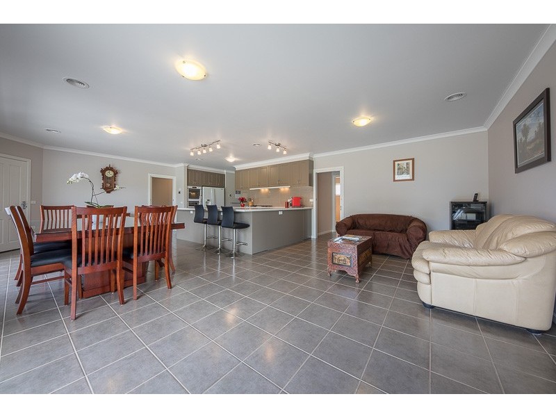 107 Willowbank Road, Gisborne VIC 3437