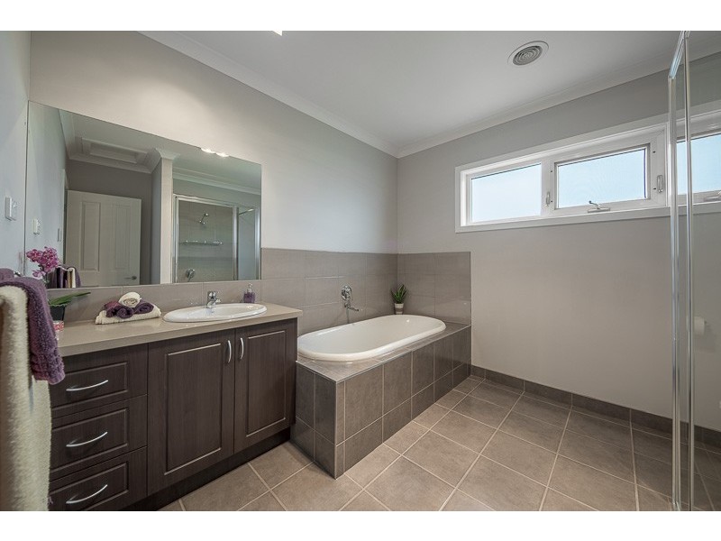 107 Willowbank Road, Gisborne VIC 3437