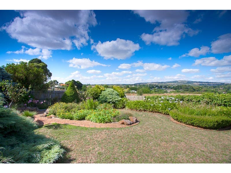 11 The Boulevard, Gisborne VIC 3437