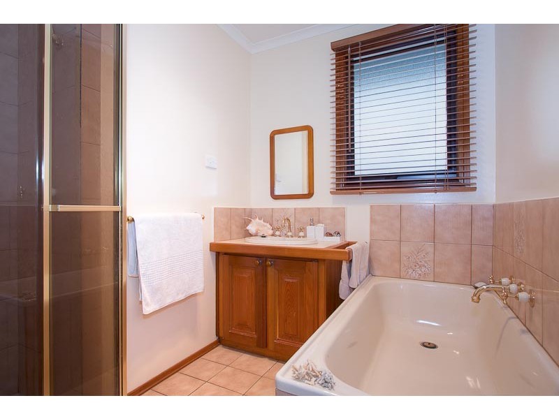 11 The Boulevard, Gisborne VIC 3437