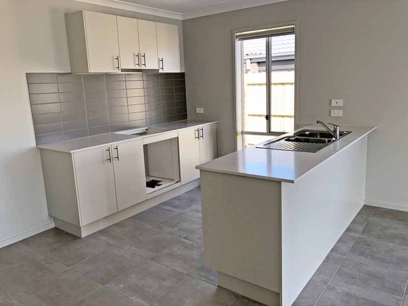 6 Clarice Crescent, Brookfield VIC 3338