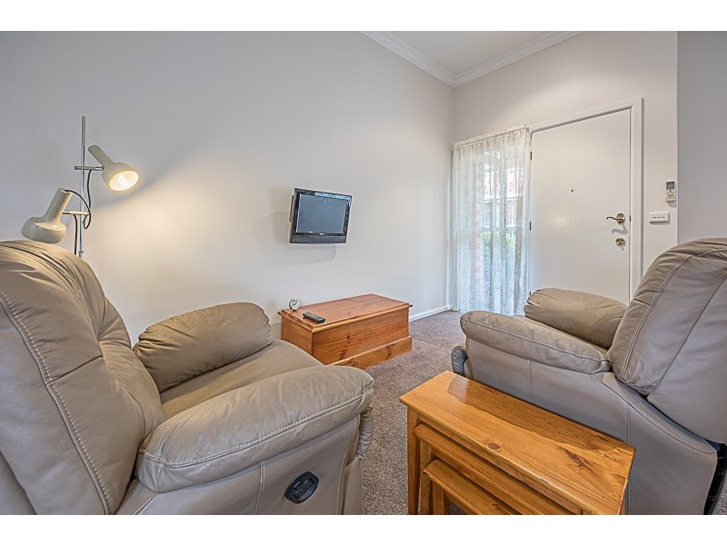 Unit 10/3 Hamilton Street, Gisborne VIC 3437