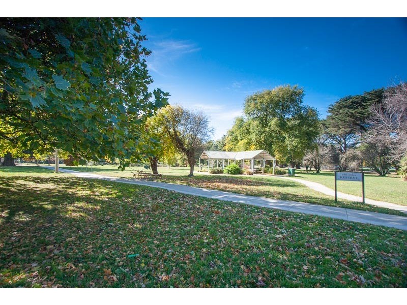 28B Aitken Street, Gisborne VIC 3437