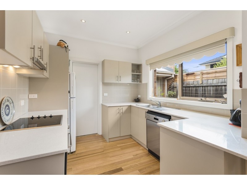 Unit 2, 15-17 Rodney Street, Gisborne VIC 3437