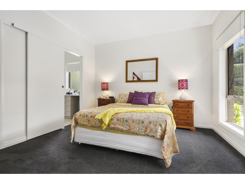 Unit 2, 15-17 Rodney Street, Gisborne VIC 3437