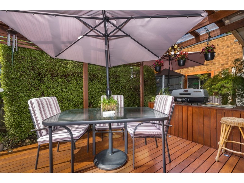 Unit 2, 15-17 Rodney Street, Gisborne VIC 3437