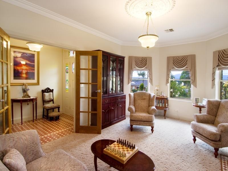 10 Kurung Crt East, Gisborne VIC 3437