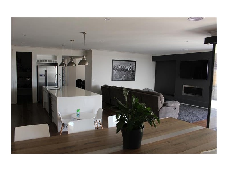 17 Buckland Boulevard, Gisborne VIC 3437