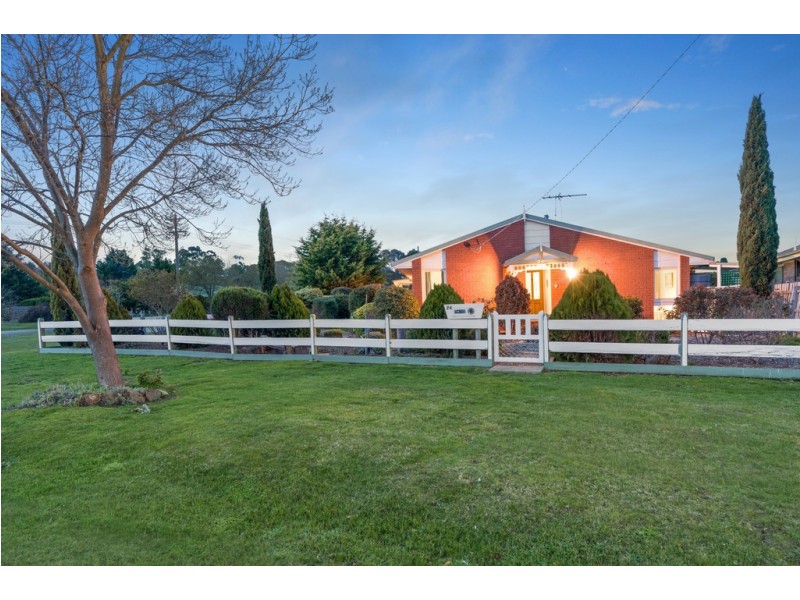 24 Melvins Road, Riddells Creek VIC 3431