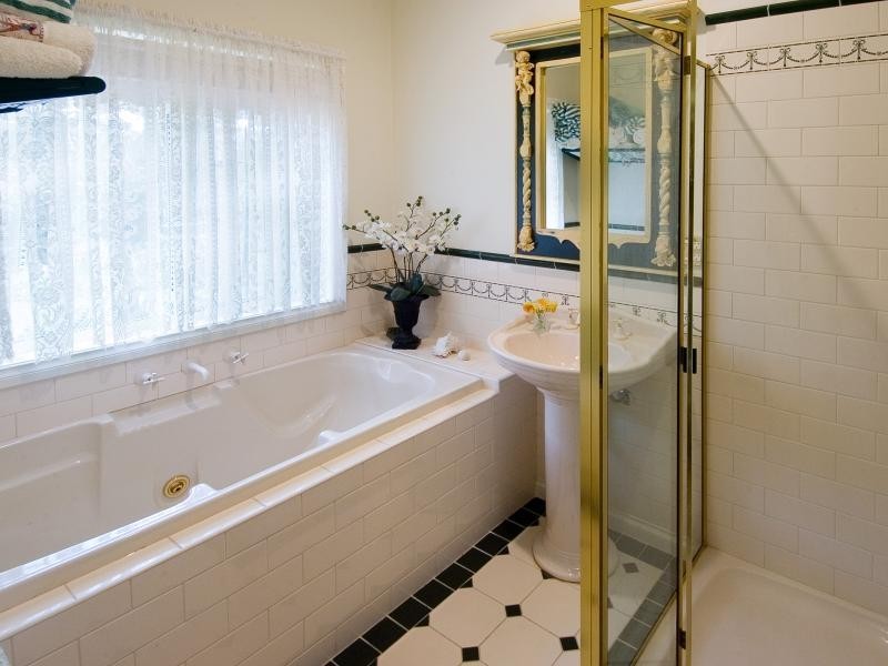 26 Lansdowne St, Macedon VIC 3440