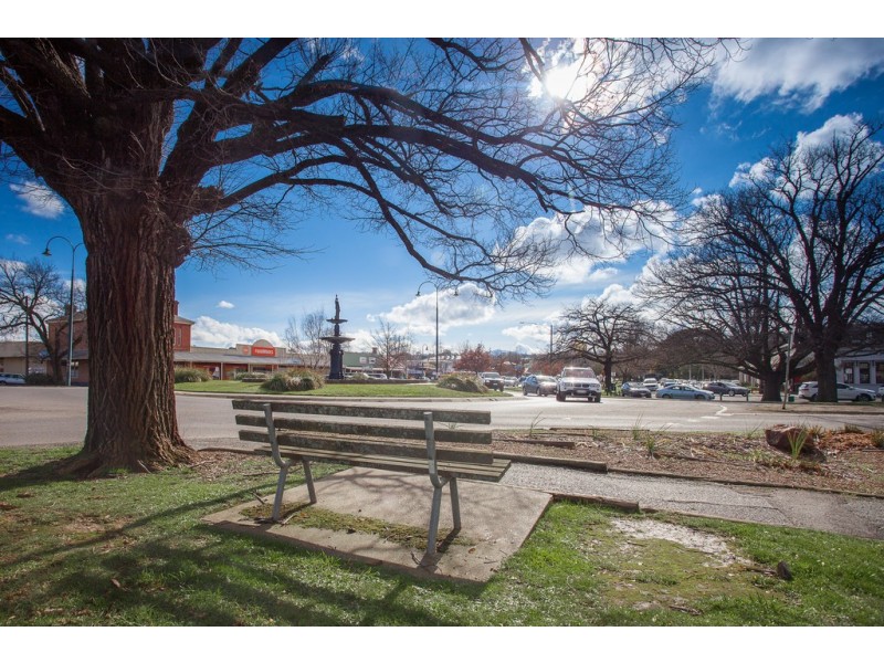 44 Hamilton Street, Gisborne VIC 3437