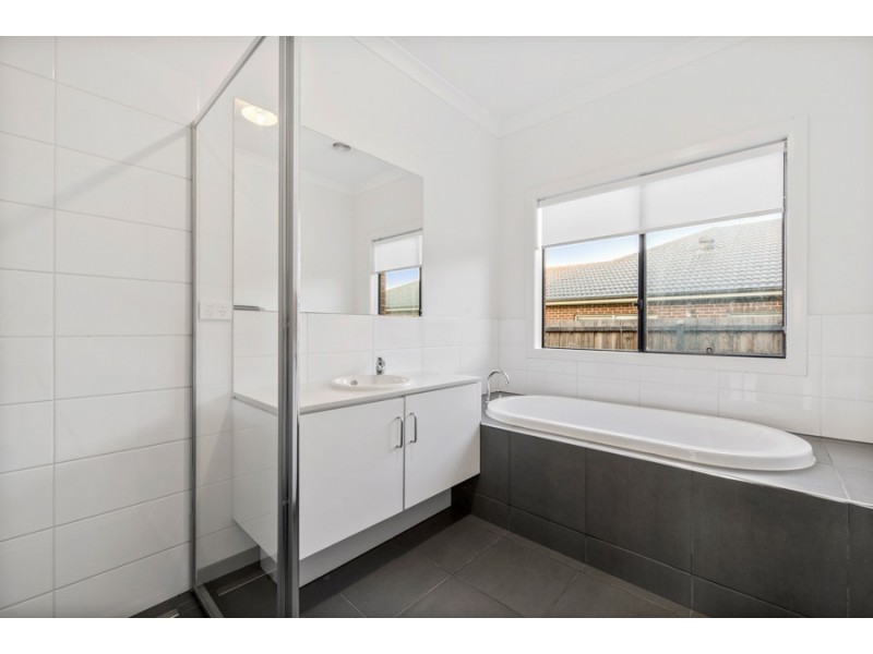 12 Coop Drive, Gisborne VIC 3437
