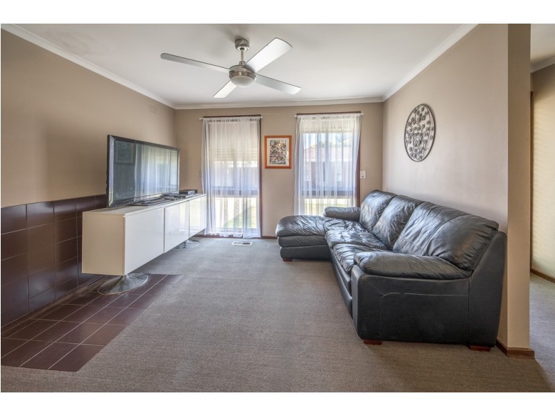Unit 5, 54 Fersfield Road, Gisborne VIC 3437