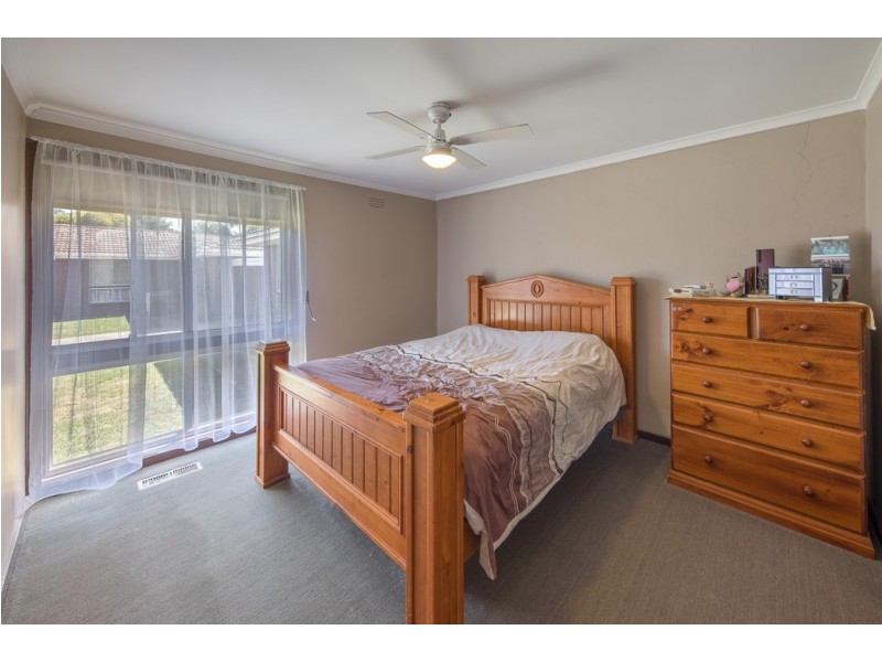 Unit 5, 54 Fersfield Road, Gisborne VIC 3437