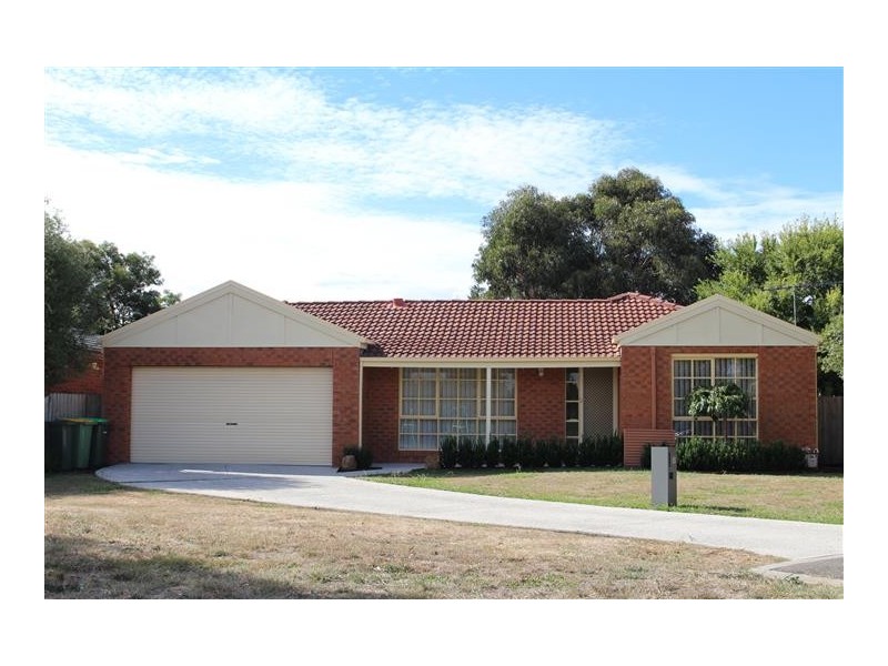 8 Vista Close, Gisborne VIC 3437