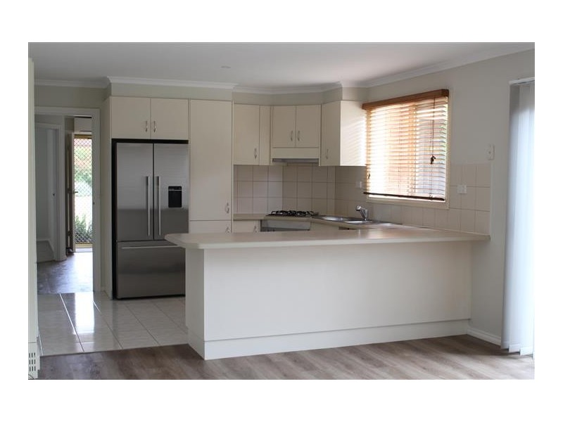 8 Vista Close, Gisborne VIC 3437