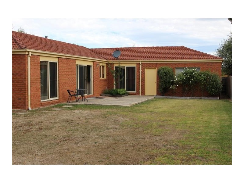 8 Vista Close, Gisborne VIC 3437