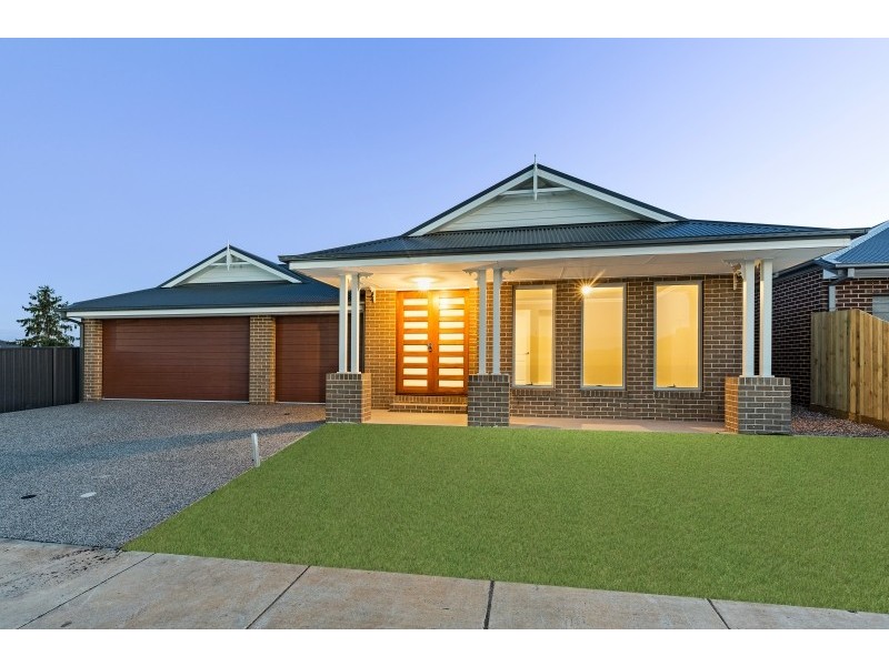 9 Morand Street, Gisborne VIC 3437