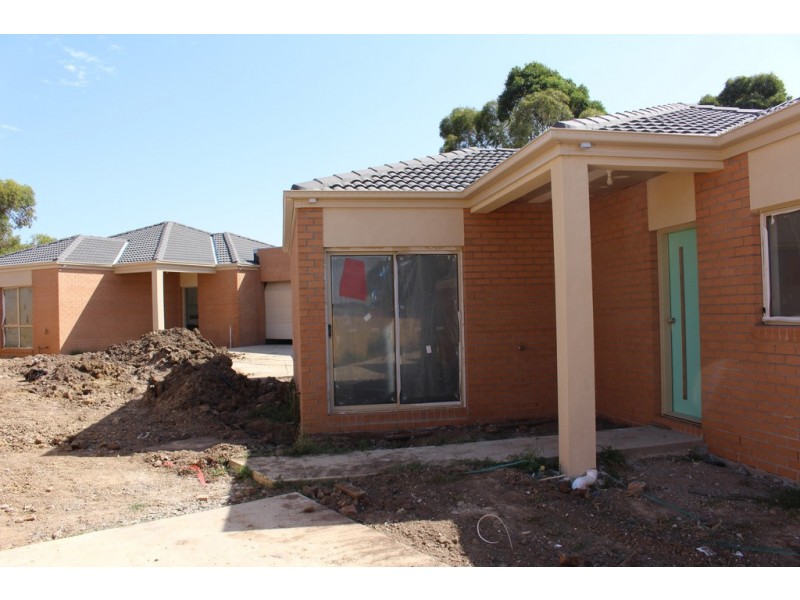 Units 2 and 3,42 Mahoneys Road, Riddells Creek VIC 3431
