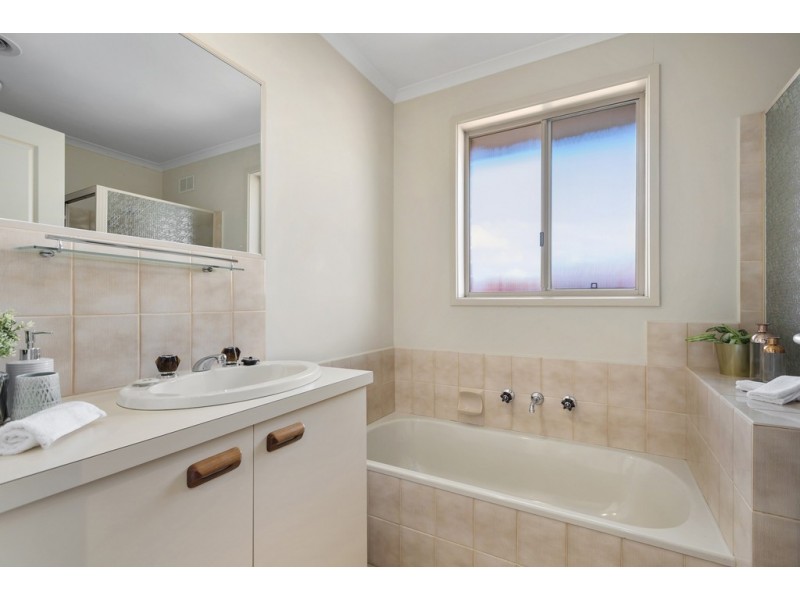 5 Acacia Court, Gisborne VIC 3437