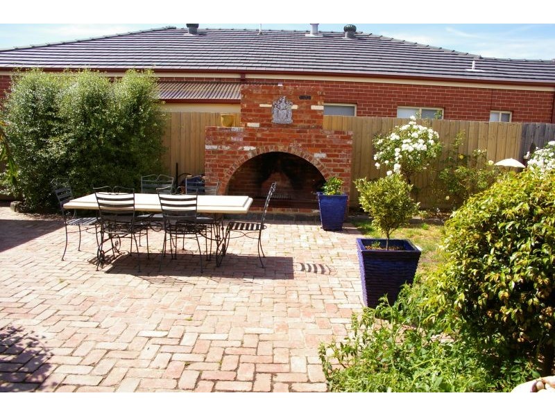 4 Galilee Court, New Gisborne VIC 3438