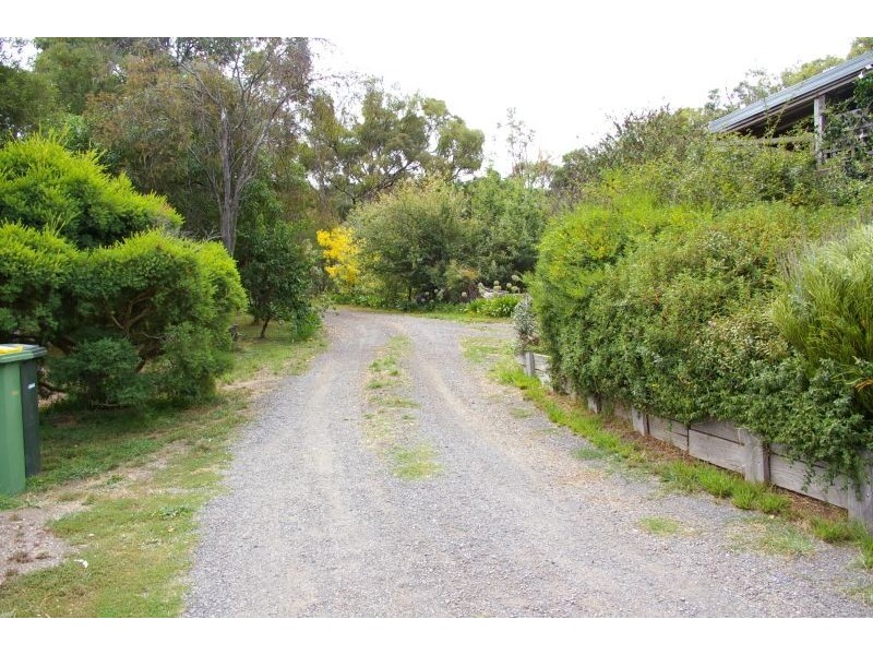 100 Glendrouitt Road, Mount Macedon VIC 3441