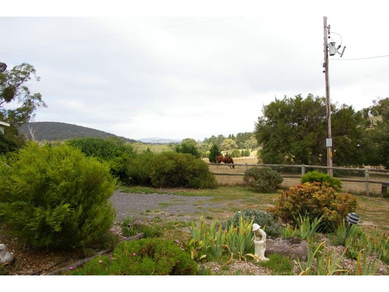 100 Glendrouitt Road, Mount Macedon VIC 3441