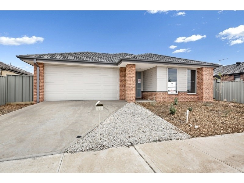 56 Dalray Cres, Kurunjang VIC 3337