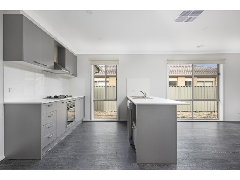 56 Dalray Cres, Kurunjang VIC 3337