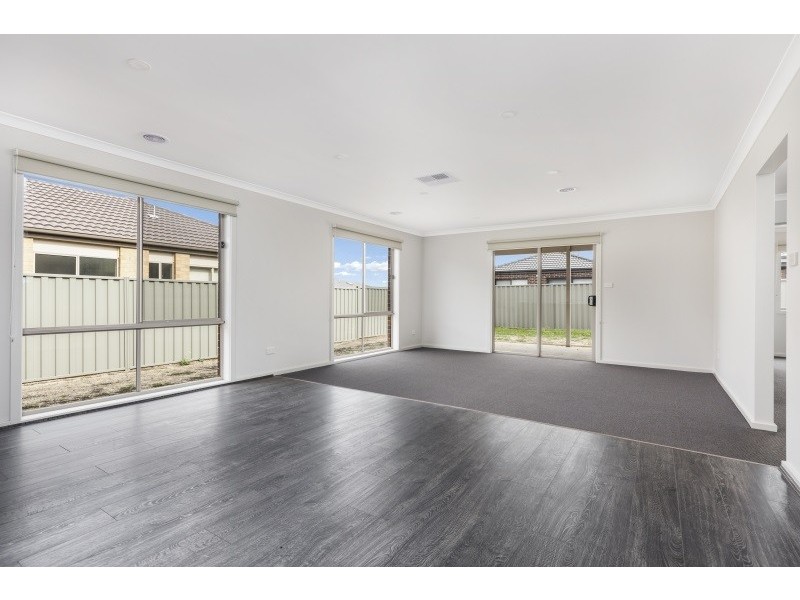 56 Dalray Cres, Kurunjang VIC 3337