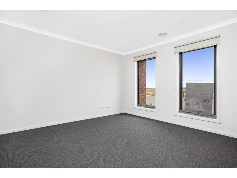 56 Dalray Cres, Kurunjang VIC 3337