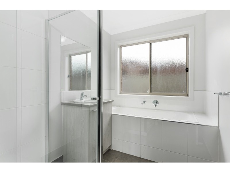 56 Dalray Cres, Kurunjang VIC 3337