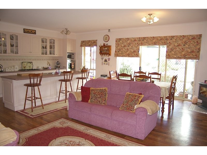 6 Rangeview Drive, Riddells Creek VIC 3431