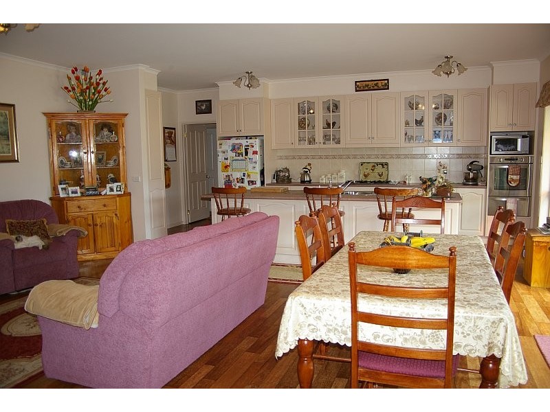 6 Rangeview Drive, Riddells Creek VIC 3431