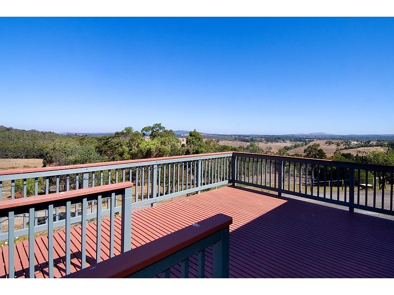 55 Mount Robertson Rd, New Gisborne VIC 3438